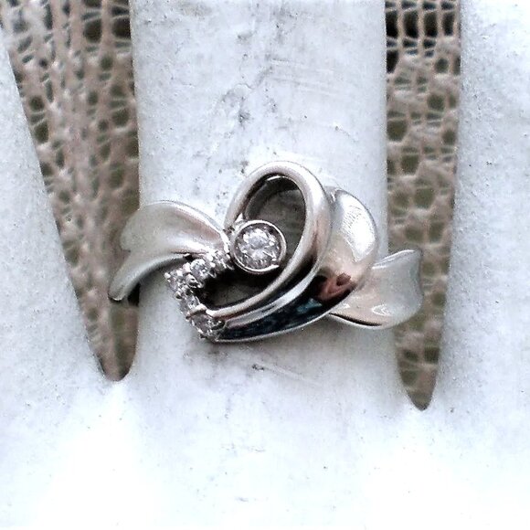 Vintage Designer Solid Platinum Genuine Diamond Cluster Heart Ring